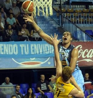 Espinoza jugar� en Salta Basket