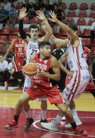 En casa, �cerveza� no