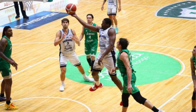 Atenas renov� su fe