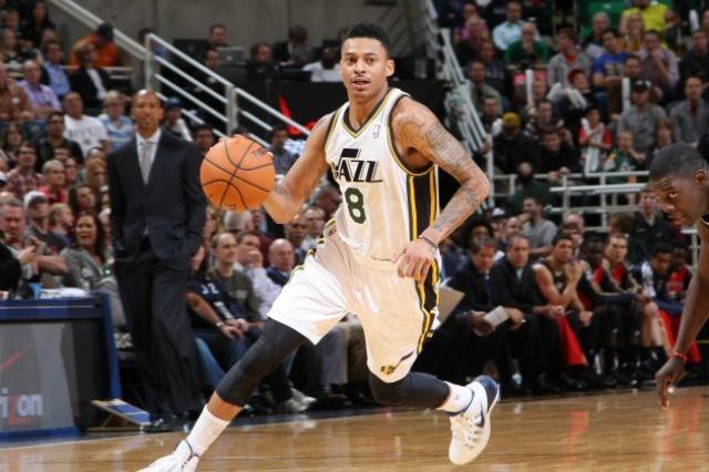 Cleveland contrat� a Alex Kirk y Portland a Diante Garrett