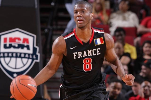 Milwaukee contrat� al franc�s Damien Inglis
