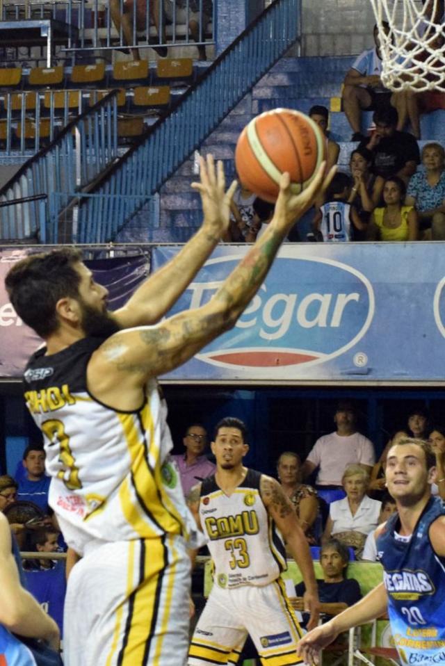 Regatas se recompuso ante �Comu�